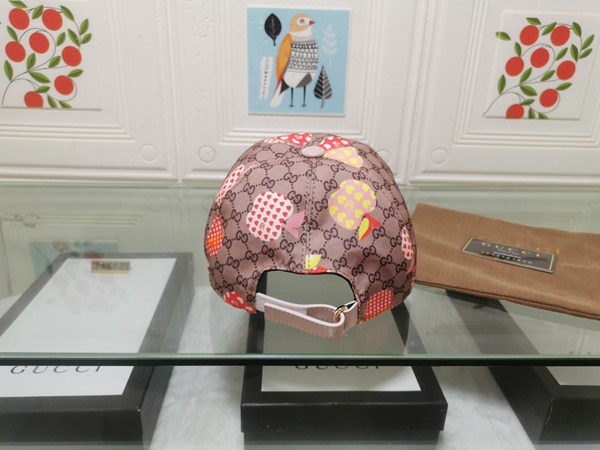 ブランド帽子側面デザイン